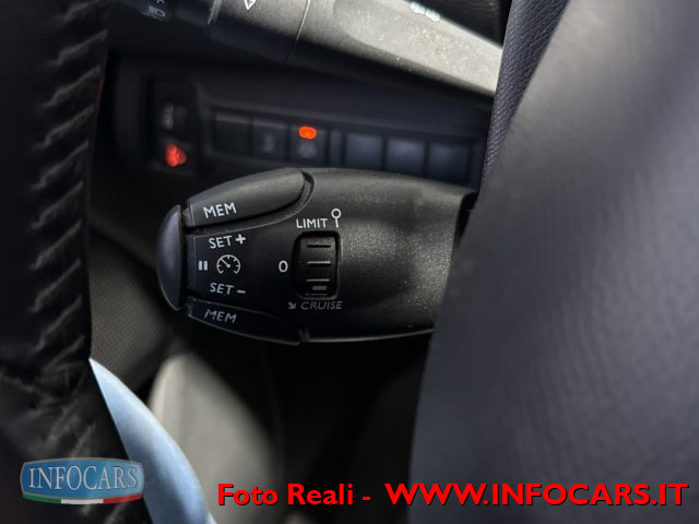 PEUGEOT 308 usata, con Volante in pelle