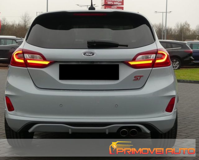 FORD Fiesta usata, con Cruise Control