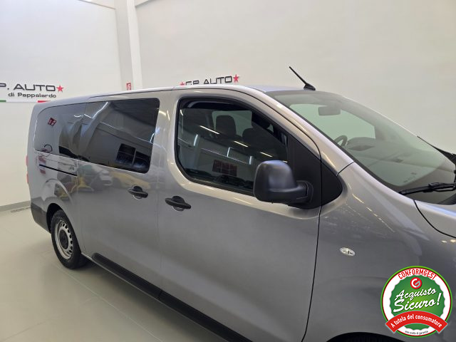 OPEL Vivaro Life usata, con Isofix