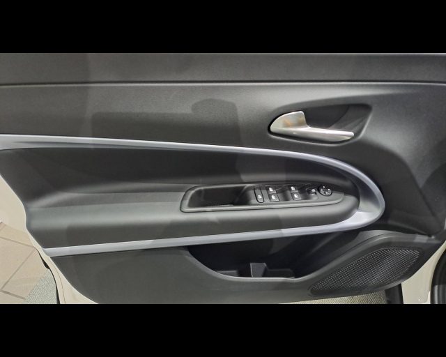 JEEP Avenger usata 43