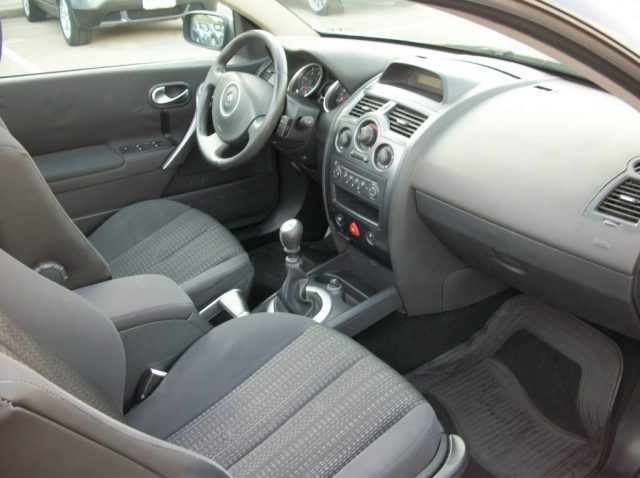 RENAULT Megane usata, con Controllo automatico clima