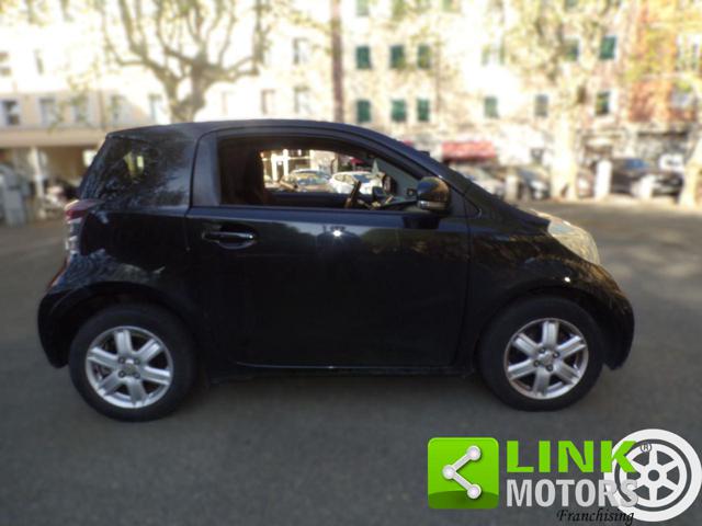 TOYOTA iQ usata 22