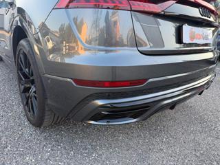AUDI Q8 usata, con Sensori di parcheggio posteriori