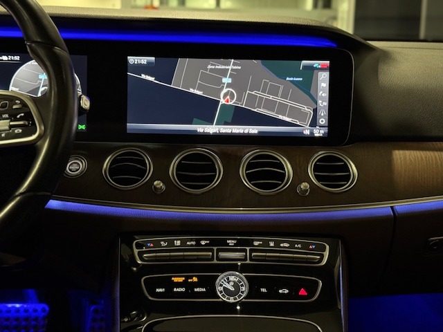 MERCEDES-BENZ E 300 usata, con Interni in pelle