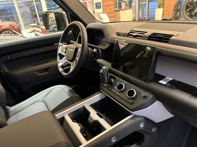 LAND ROVER Defender usata, con Climatizzatore