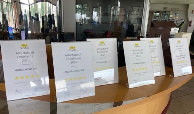 VOLKSWAGEN Maggiolino usata, con Sensori di parcheggio anteriori