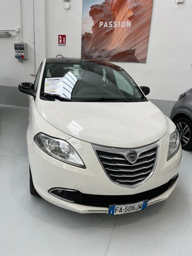 LANCIA Ypsilon usata, con Specchietti laterali elettrici