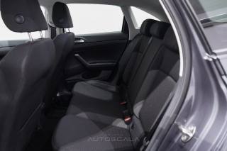 VOLKSWAGEN Taigo usata, con Airbag testa