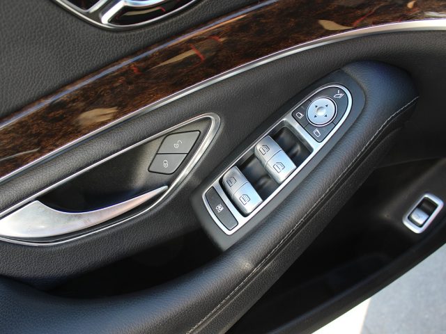MERCEDES-BENZ S 500 usata, con Leve al volante