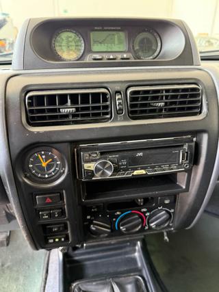 TOYOTA Land Cruiser usata, con Sedile posteriore sdoppiato