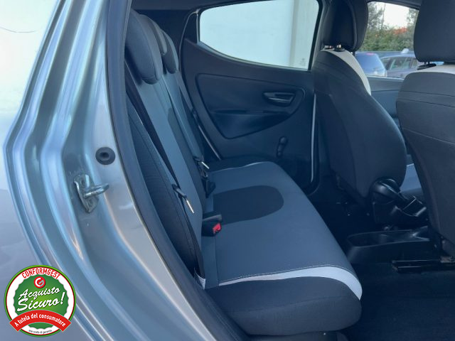 LANCIA Ypsilon usata, con Fendinebbia