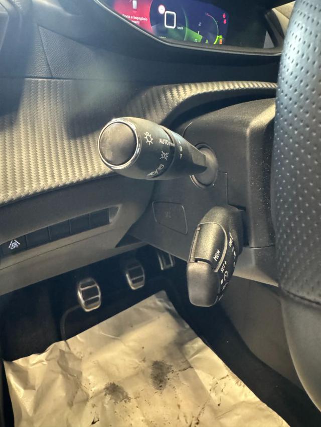 PEUGEOT 208 usata, con Volante in pelle