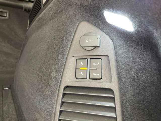VOLKSWAGEN Touareg usata, con Boardcomputer
