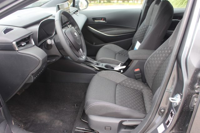 TOYOTA Corolla usata, con Fari LED