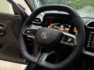 MG ZS usata, con Specchietti laterali elettrici