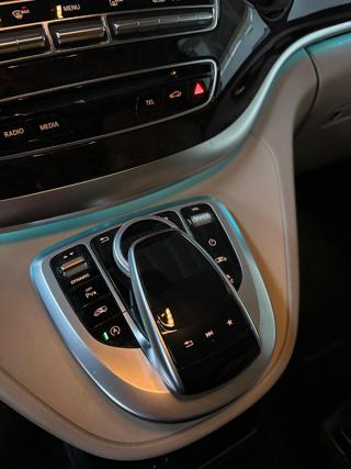 MERCEDES-BENZ V 250 usata, con Fendinebbia