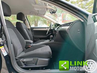 VOLKSWAGEN Passat Variant usata, con Autoradio digitale