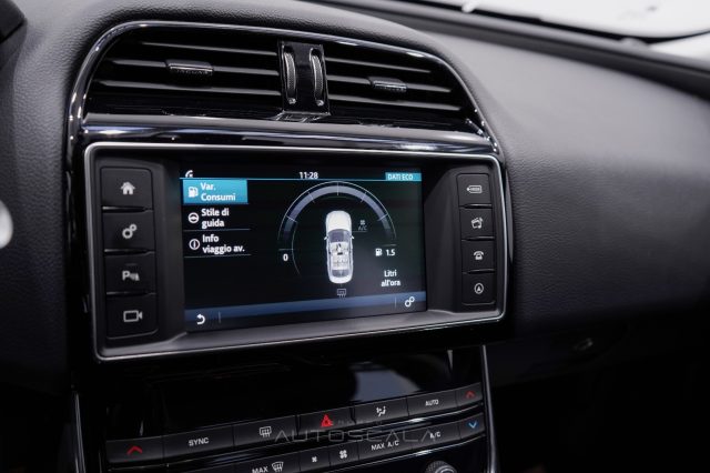JAGUAR XE usata, con Sistema di navigazione