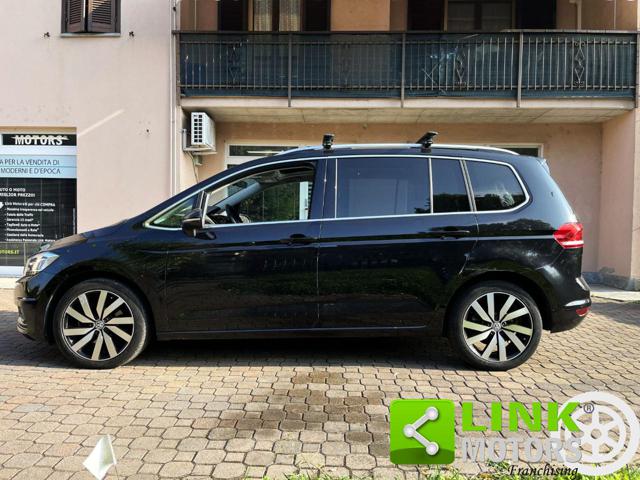 VOLKSWAGEN Touran usata, con Sistema di navigazione