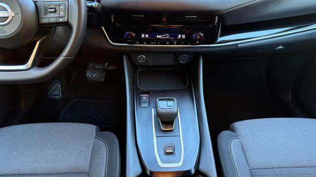 NISSAN Qashqai usata, con Controllo automatico clima
