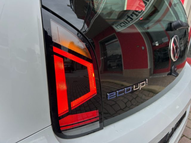VOLKSWAGEN up! usata, con Sistema di navigazione