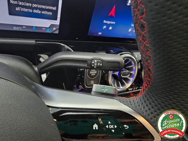 MERCEDES-BENZ GLA 200 usata, con Regolazione elettrica sedili
