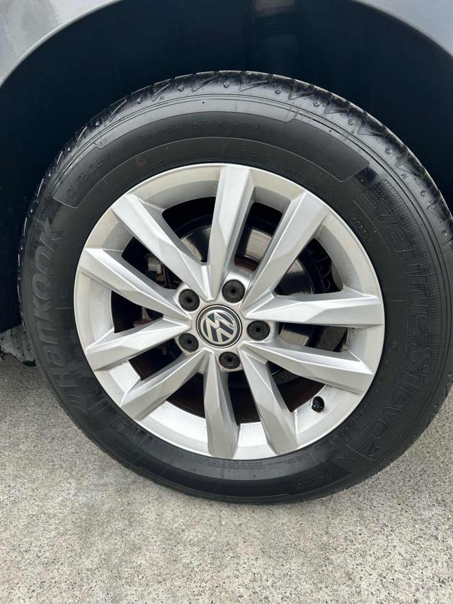 VOLKSWAGEN Touran usata, con Cerchi in lega