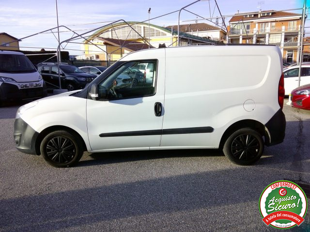 OPEL Combo usata, con Chiusura centralizzata