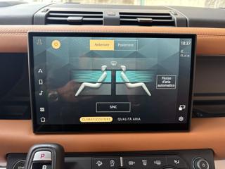 LAND ROVER Defender usata, con Touch screen