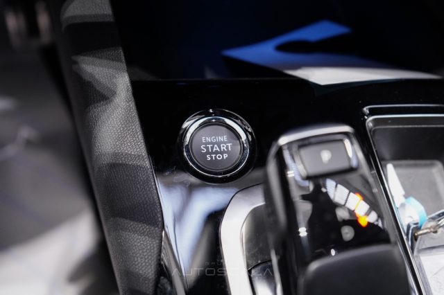 PEUGEOT 5008 usata, con Bracciolo