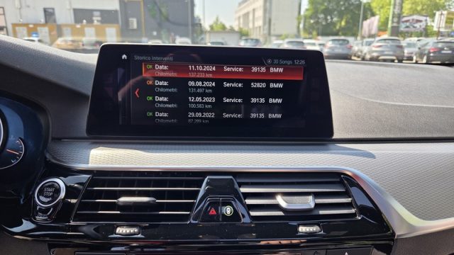 BMW 520 usata, con Sensori di parcheggio anteriori