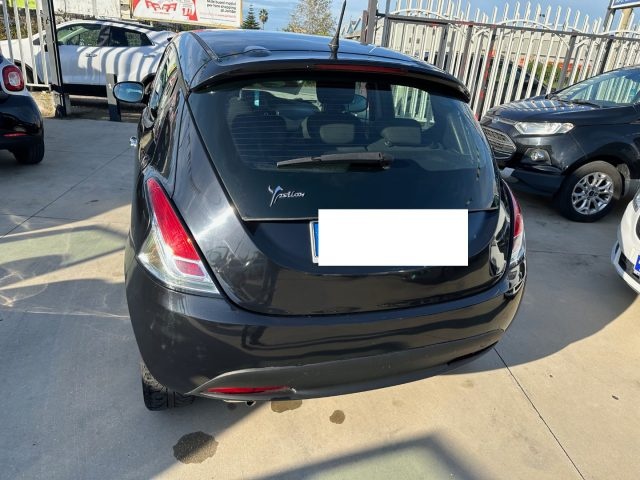 LANCIA Ypsilon usata, con Autoradio