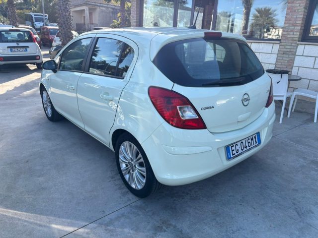 OPEL Corsa usata, con Autoradio