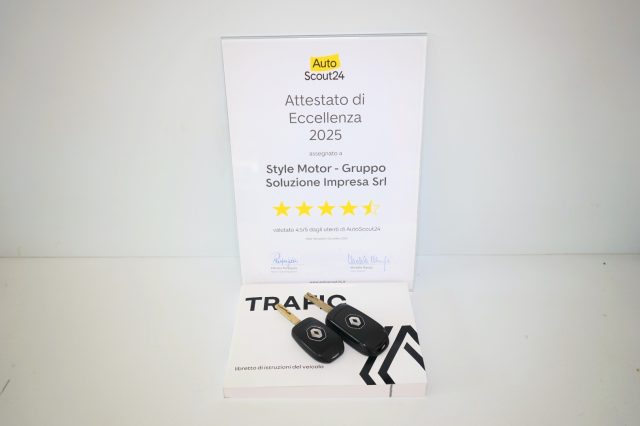 RENAULT Trafic usata, con Fari LED