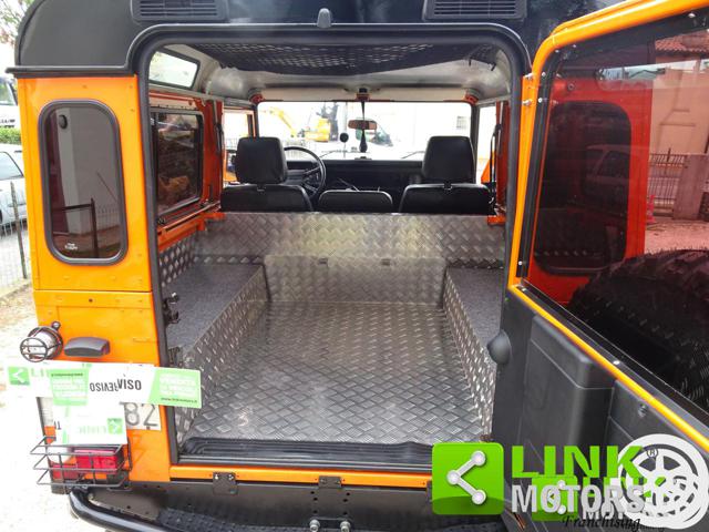 LAND ROVER Defender usata, con Kit fumatori