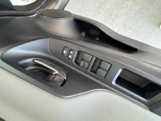 TOYOTA Yaris usata, con Riconoscimento dei segnali stradali