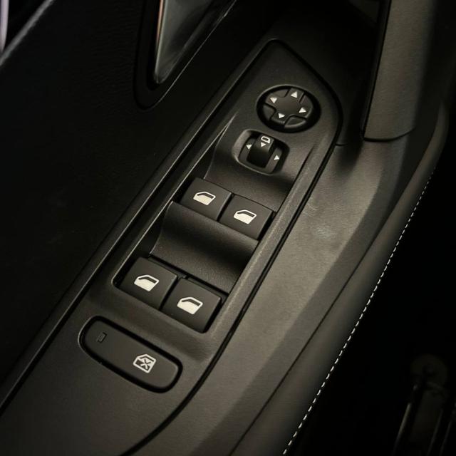 PEUGEOT 2008 usata, con Controllo elettronico della corsia