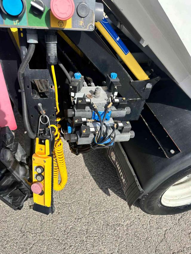 ISUZU Other usata, con Bluetooth