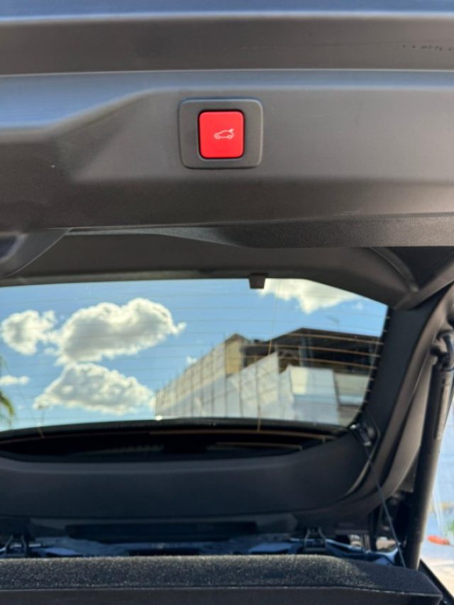 PEUGEOT 3008 usata, con Bracciolo