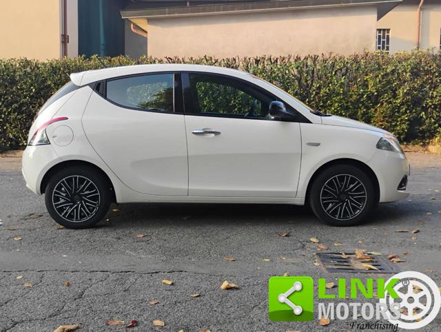 LANCIA Ypsilon usata, con ESP