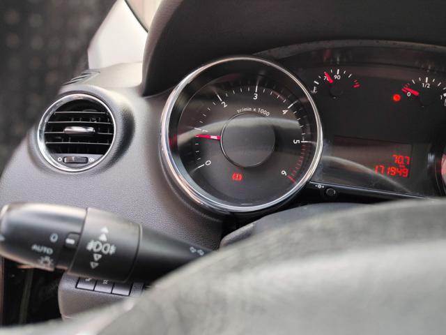 PEUGEOT 5008 usata, con Airbag testa