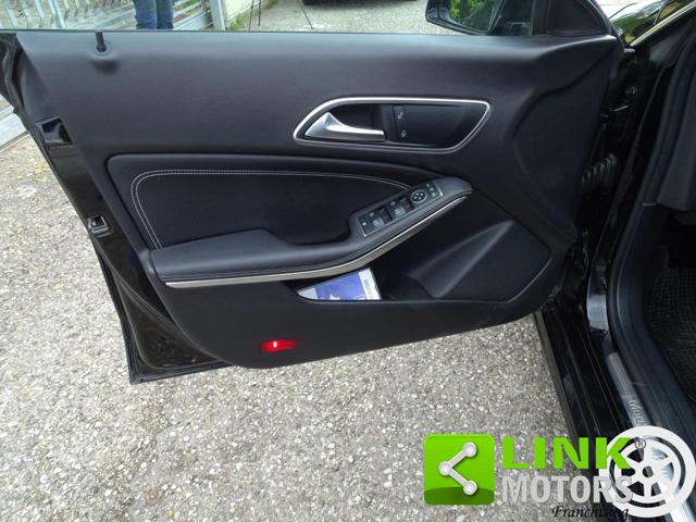 MERCEDES-BENZ CLA 200 usata, con Leve al volante