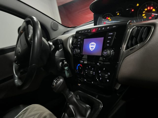 LANCIA Ypsilon usata, con Boardcomputer