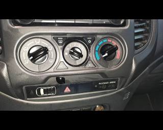 MITSUBISHI L200 usata, con Touch screen