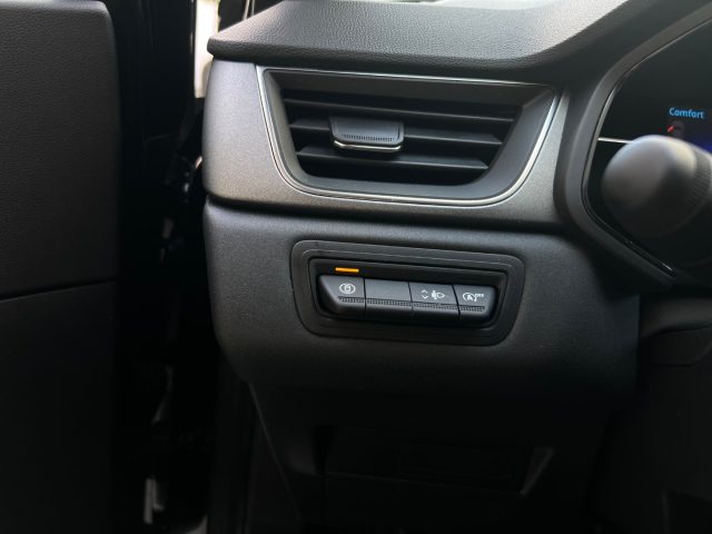 RENAULT Captur usata, con Autoradio digitale