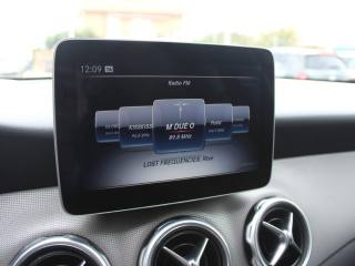 MERCEDES-BENZ GLA 200 usata, con Fari LED