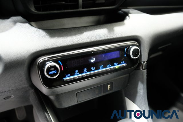 TOYOTA Yaris usata, con Bluetooth