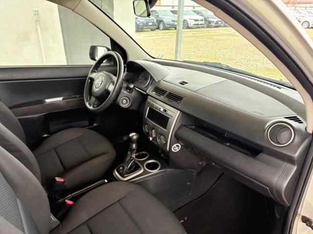 MAZDA 2 usata, con Bluetooth