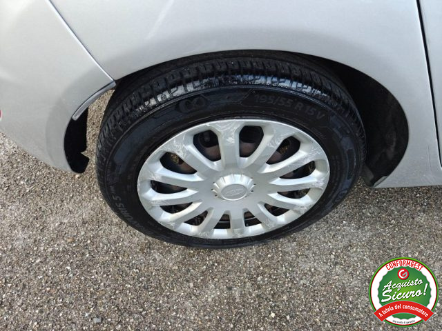 FORD Fiesta usata, con Volante in pelle