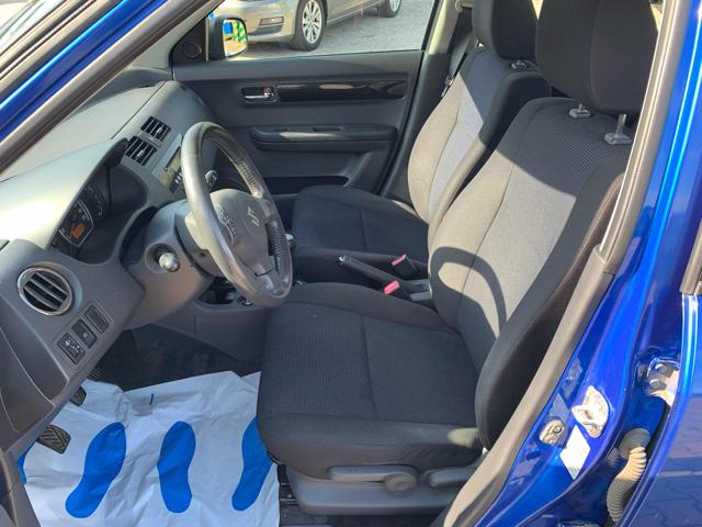 SUZUKI Swift usata, con Autoradio